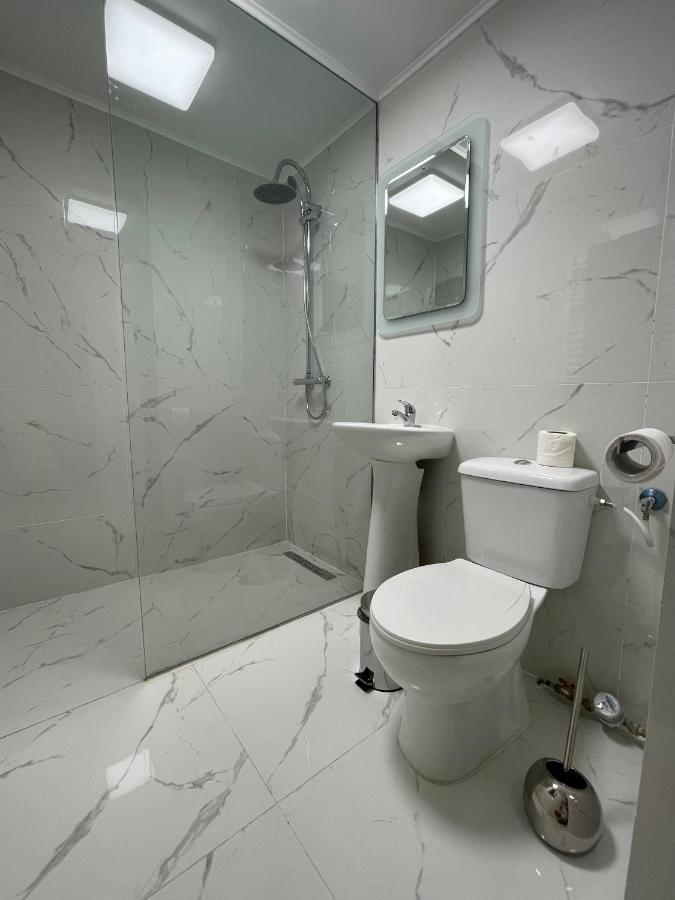 Comfort Apartment Targoviste Bagian luar foto