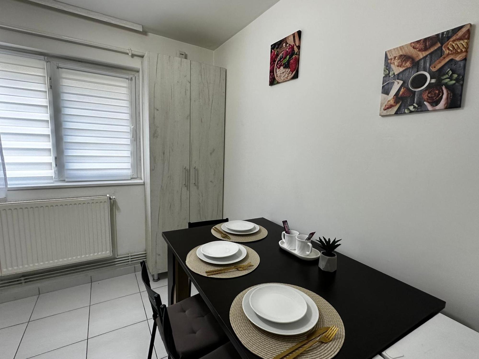 Comfort Apartment Targoviste Bagian luar foto