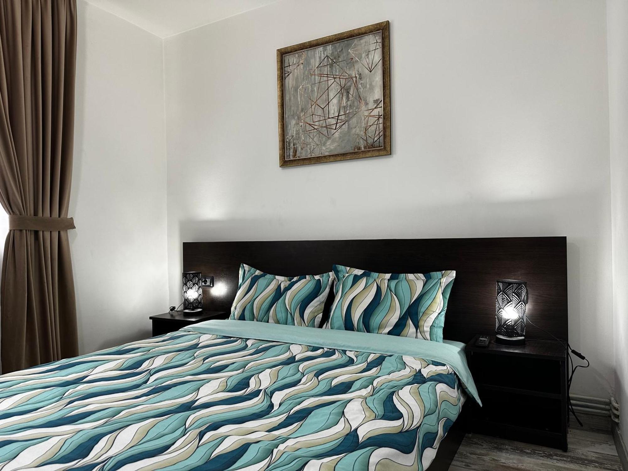 Comfort Apartment Targoviste Bagian luar foto