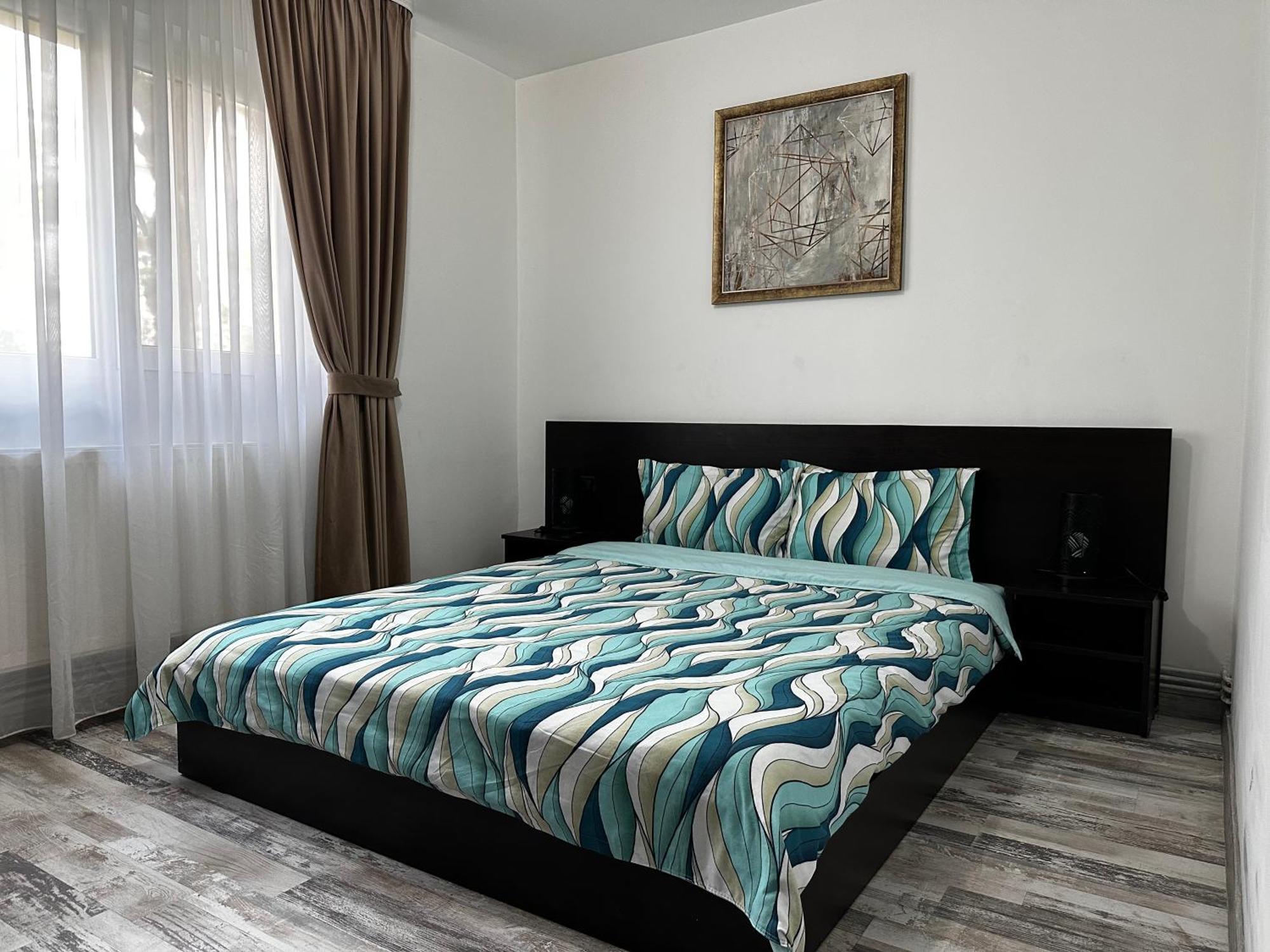 Comfort Apartment Targoviste Bagian luar foto